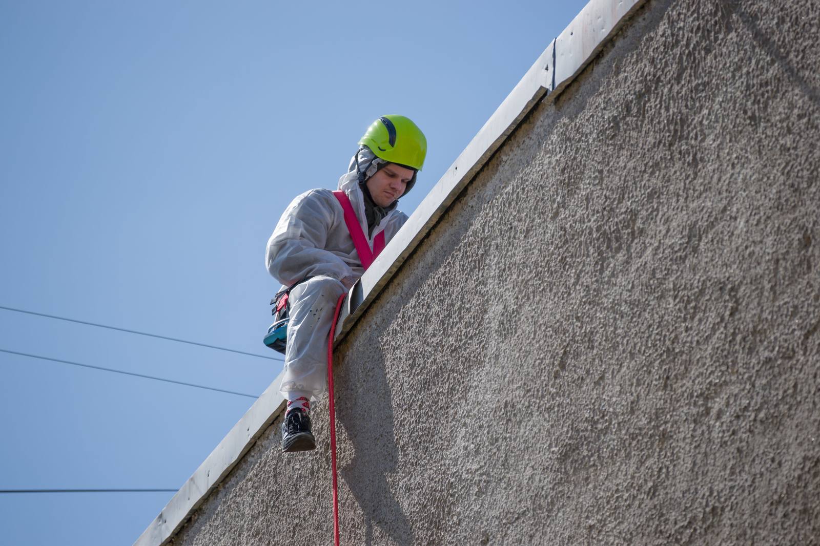Альпинист на кровле